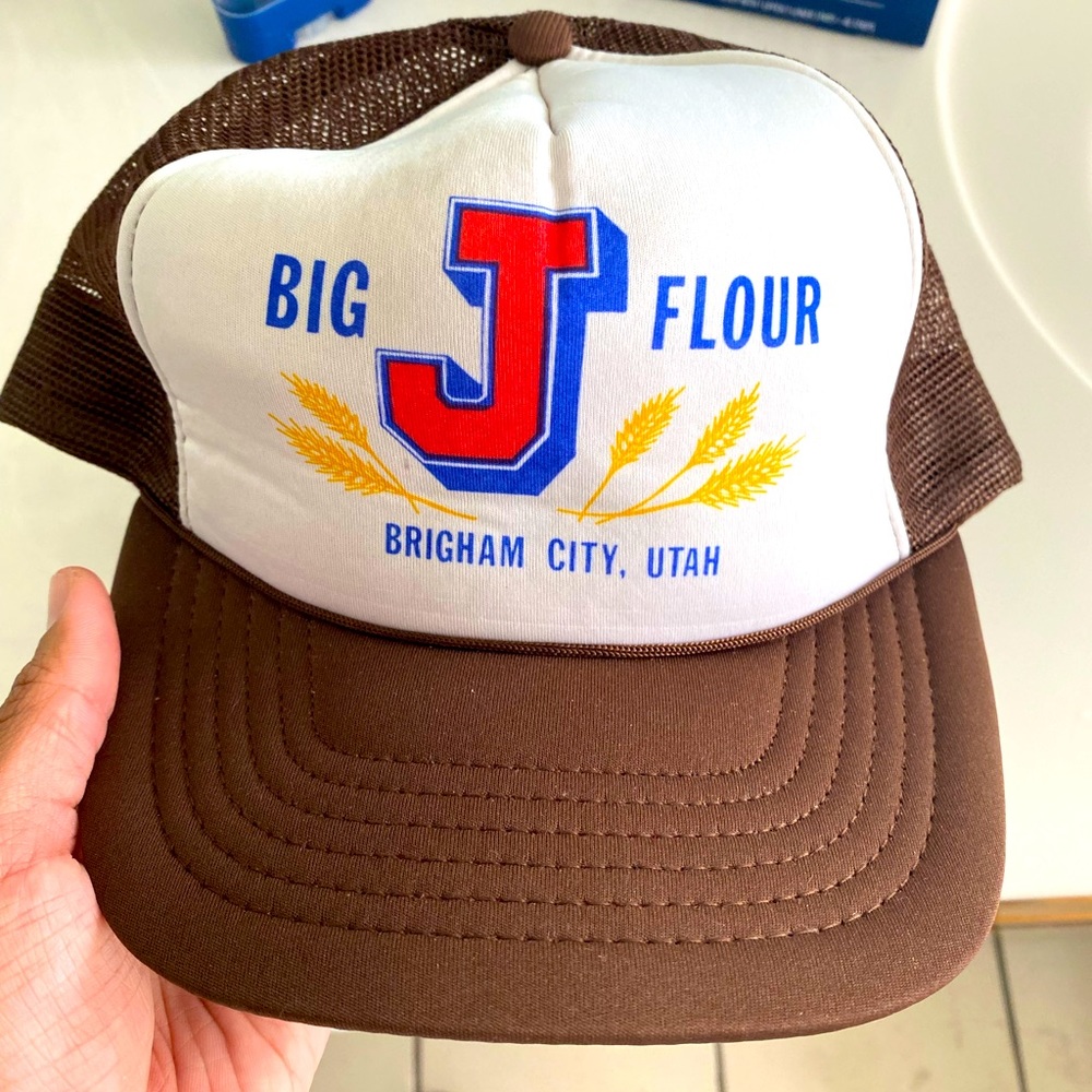Vintage trucker hat *PRISTINE*